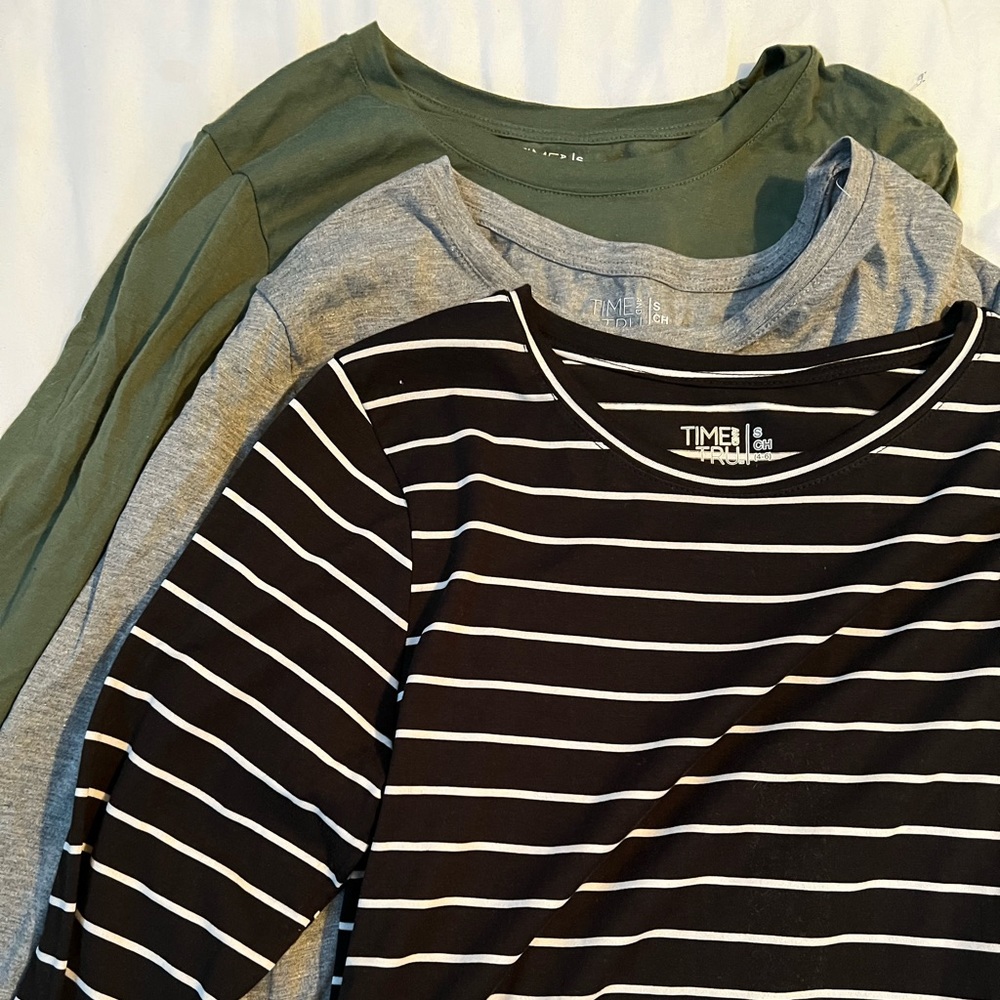 3pc of long sleeve closet basics
